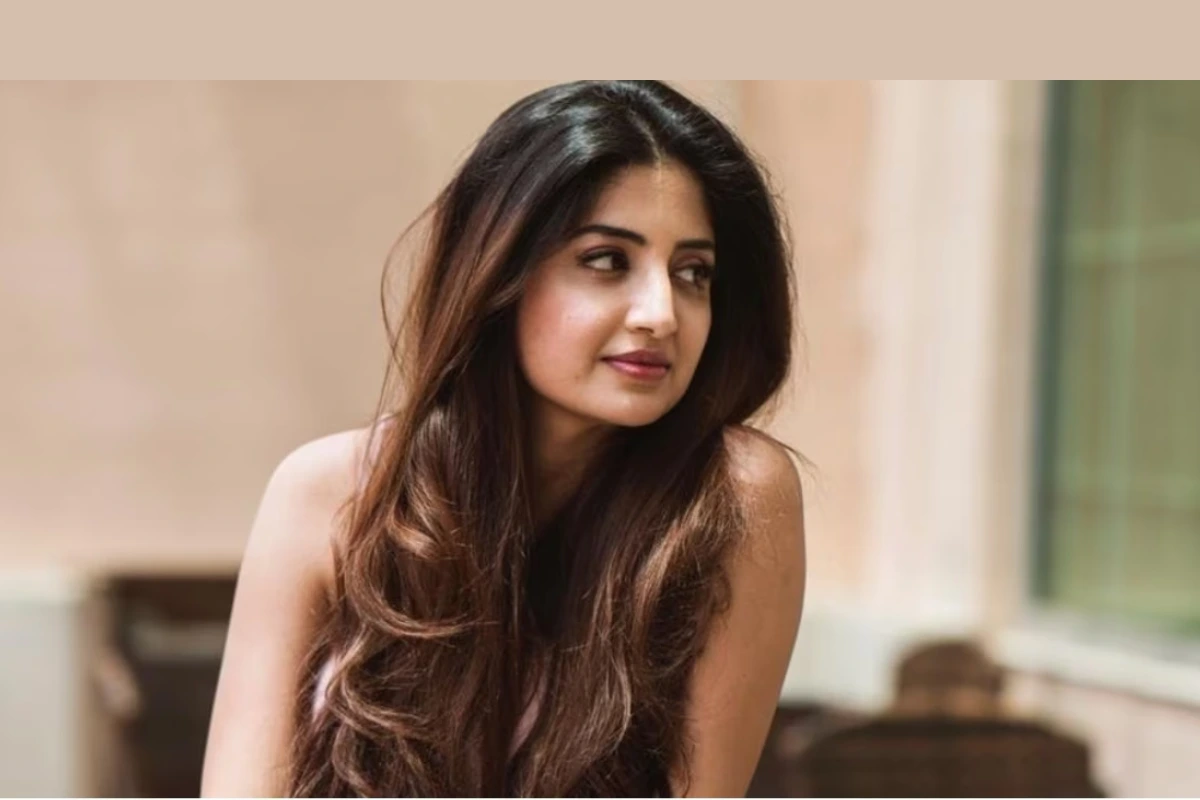 Hello Telugu - Poonam Kaur